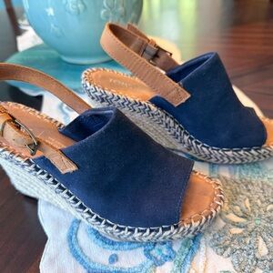 Toms Monica Tan and Navy size 6 Suede Wedges with Stylish Design. Worn once!